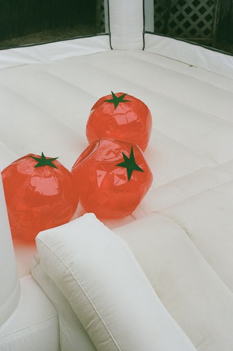 Tomato Party Theme, Tomato Theme Party, Tomato Wedding, Tomato Decor, Tomato Aesthetic, Tomato Party, 70s Dinner Party, Retro Cabin, 25th Bday