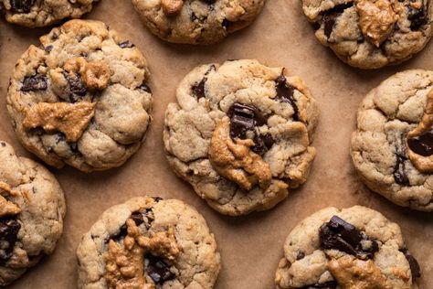 How to Keep Cookies Soft for Days After They Leave the Oven Quick Chocolate Chip Cookies, Cookies Soft And Chewy, National Cookie Day, Cookie Storage, Baking 101, Cookies Soft, Cookies And Brownies, Dessert Cookies, Buy Cookies