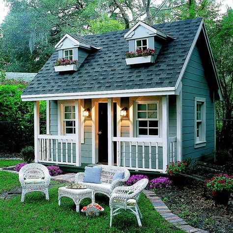 We're Obsessed with These Outdoor Playhouses Playhouse Kids, Shed Playhouse, Kid Friendly Backyard, Backyard Playhouse, Build A Playhouse, Auction Ideas, A Small House, Casa Country, Playhouse Outdoor