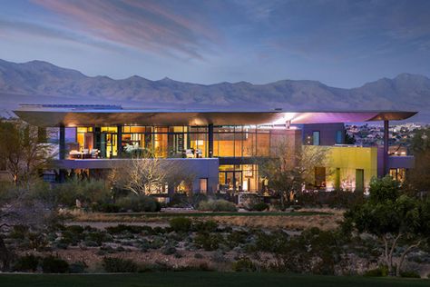 contemporary mansion Desert Hotel, Vegas House, Contemporary Mansion, Vegas Luxury, Moderne Pools, Mad Architects, Las Vegas Luxury, Las Vegas Homes, Mega Mansions