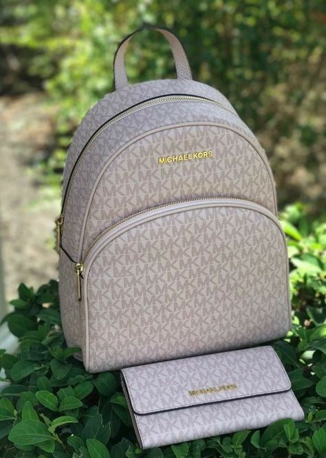 Stylish School Bags, School Bag Essentials, Trendy Purses, Michael Kors Backpack, Girly Bags, Lettering Logo, Mk Bags, Fancy Bags, Pretty Bags