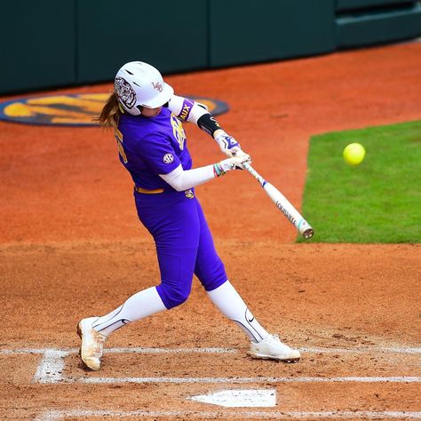 LSUSoftball on Instagram: “Hit the Dinger then the Joey B #TakeTheLead” Lsu Softball, Bat Pics, Softball Pictures Poses, Softball Backgrounds, Softball Photos, Softball Tournaments, Slow Pitch Softball, Nursing School Motivation, Softball Season