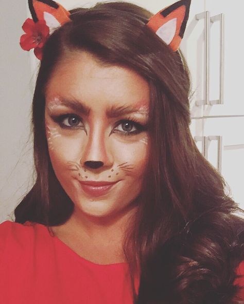 fox makeup Fox Face Makeup Halloween, Cute Fox Makeup, Easy Fox Makeup Halloween, Fox Makeup Look, Fox Costume Makeup, Fox Halloween Makeup, Fox Makeup Halloween, Fox Halloween, Fox Makeup