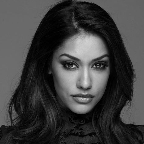 Manfred Baumann on Instagram: "Janina Gavankar - American actress & musician #thewayback #trueblood #bigsky #borderlands #sleepyhollow #starwars #farcry4 #themandalorian #janinagavankar #makeup by @nellybaumann @janina @leicacamerausa @leica_camera" Janina Gavankar, Far Cry 4, Leica Camera, The Way Back, Sleepy Hollow, True Blood, Big Sky, Borderlands, Disney Dream