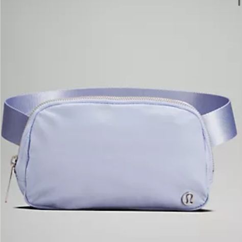 Lululemon Belt Bag New Without Tags Preppy Belt Bag, Lululemon Waist Bag, Lululemon Belt Bags, Lululemon Christmas, Lululemon Wishlist, Teen Christmas Wishlist, Lululemon Accessories, Aesthetic Lululemon, Lululemon Stuff