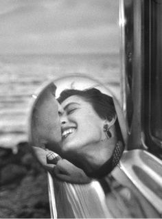 Dream Photos, Elliott Erwitt, Steve Mccurry, Martin Parr, Environmental Studies, Girl Flower, Foto Tips, Mama Mia, Oui Oui