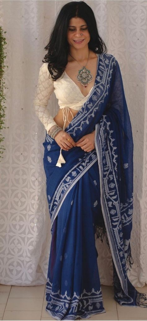 Jamdani Motifs, Muslin Jamdani Saree, Cotton Saree Blouse Designs, Saree Wearing Styles, Simple Saree Designs, New Saree Blouse Designs, Fashionable Saree Blouse Designs, Fancy Sarees Party Wear, Desi Fashion Casual