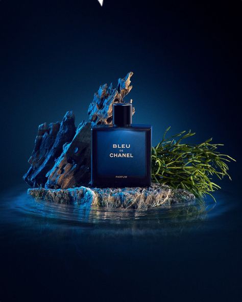 Blue Chanel Perfume, Perfumes Aesthetic, Parfum Aesthetic, Chanel Perfumes, Amazon Aesthetic, Luxury Advertising, Koleksi Parfum, Perfume Aesthetic, Unique Website Design