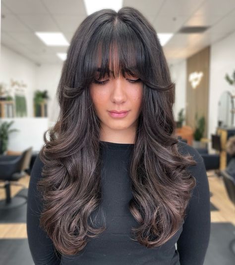 Butterfly Cut with Step Layers and See-Through Bangs Short Butterfly Layers, Long Hair Layered Bangs, Butterfly Layers With Bangs, Butterfly Cut With Bangs, Butterfly Haircut With Bangs, Full Bangs Long Hair, Layers Medium Length Hair, Edgy Blonde Hair, Butterfly Bangs