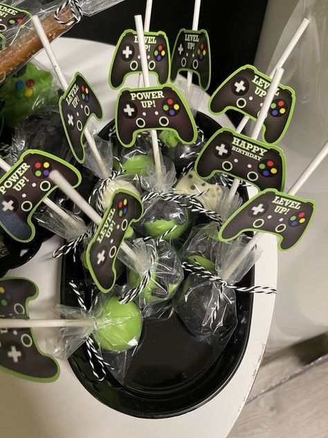 Game On Birthday Party Ideas, Gamer Birthday Cake, Gamers Party Ideas, Xbox Birthday Party, Game Truck Birthday Party, Playstation Party, Xbox Party, Video Games Birthday Party, Gamer Birthday