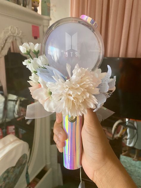 Holographic army bomb with flower crown lightstick bts Bts Lightstick Decoration, Lightstick Decoration, Bts Lightstick, Lightstick Ideas, Army Crafts, Army Art, Corkboard Ideas Decor, Kpop Diy, Hand Bouquet