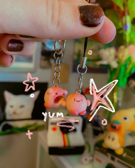 Always gotta watch your back when Kirby is around… I just made more hungry kirbys for Saturdays market!! I’ll be @cutiesclub.ca 🤭 so excitinggg!! •°.*•°.* | | | -tags- #clay #polymerclay #explore #explorepage #keychain #smallbusiness #art #cute #shop #charm #aesthetic #design #deskpet #figure #figurine #art #accessories #clayart #clayartist #kirby #kirbyart #claykirby #hungry Kirby Clay, Kirby Earrings, Baby Christmas Tree, Charm Aesthetic, Cute Shop, Kirby Art, Clay Diy Projects, I Love Nails, Clay Figures