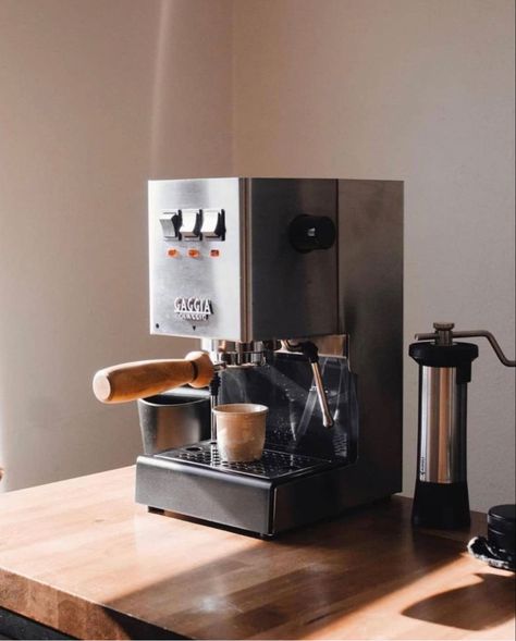 Gaggia Classic Pro, Coffee Machine Design, Rocket Espresso, Home Coffee Stations, Coffee Menu, Espresso Makers, Coffee Is Life, Espresso Machines, Coffee Station