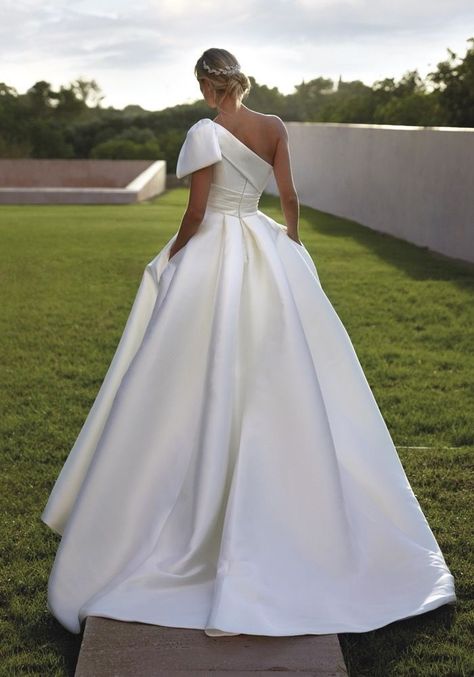 Pronovias Nicosia Princess Wedding Dress With Bow HK | Designer Bridal Room Ireland Wedding Dress, Gown With Pockets, Mikado Wedding Dress, Pronovias Wedding Dress, Beach Wedding Gown, Wedding Dresses Princess Ballgown, Bow Wedding Dress, Princess Wedding Dress, Evening Dresses For Weddings