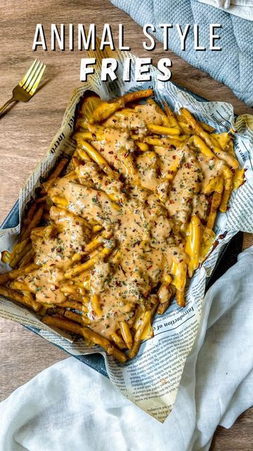 Animal Style Fries, Game Night Food, Seasoned Fries, In N Out, Night Food, Fries Recipe, Food Babe, Food Board, Easy Cooking Recipes