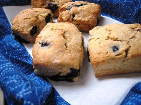 Lemon Blueberry Scones Blueberry Scones Easy, Lemon Blueberry Scones, Blueberry Lemon Scones, Blueberry Scones Recipe, Lemon Scones, Homemade Scones, Scones Easy, Whole Food Plant Based, Blueberry Scones