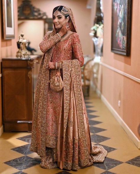 Farshi Gharara Pakistani, Gharara Pakistani, Bridal Gharara, Jalabiya Dress, Red Bridal Dress, Nikkah Dress, Latest Bridal Dresses, Bridal Mehendi Designs, Bridal Dress Fashion