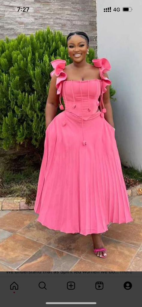 Modest Dresses Fashion, Shweshwe Dresses, African Designs, Classy Gowns, Corporate Dress, Chic Dress Classy, Hot Pink Dress, Elegant Outfit Classy, African Wear Dresses