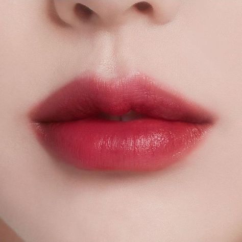 Heart Shaped Lips Korean, Heart Shaped Lips Aesthetic, Heart Lips, Heart Shaped Lips, Lips Painting, Korean Lips, Korean Eye Makeup, Love Lips, Lip Beauty