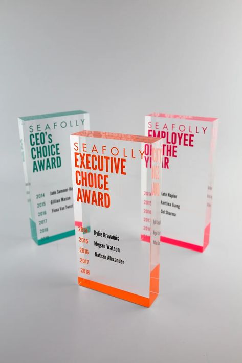 Award Design Ideas, Award Trophy Design, Award Design, Acrylic Trophy, Award Plaques, Plaque Design, Glass Awards, Award Ideas, Corporate Awards