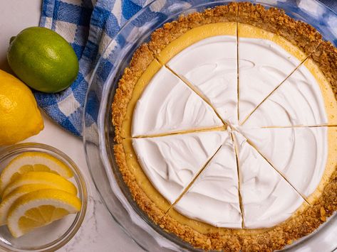 Atlantic Beach Pie Carolina Beach Pie, Atlanta Beach Pie, Atlantic Beach Pie Recipe, Beach Pie, Atlantic Beach Pie, Yummy Pie, Lemon Whipped Cream, Southern Pies, Fruit Pies