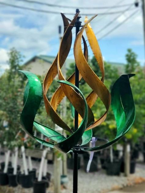 Untitled Wind Spinners Diy, Kinetic Wind Spinners, Garden Wind Spinners, Garden Spinners, Wind Mills, Wind Art, Metal Wind Spinners, Garden Fun, Lawn Art