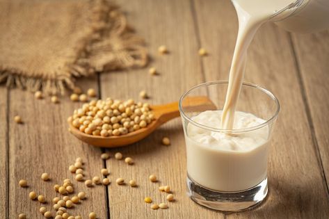 Free photo soy milk, soy food and bevera... | Free Photo #Freepik #freephoto #soymilk #soy-milk #soya-milk #soya Vegan Protein Sources Chart, Soy Milk Benefits, Vegan Protein Sources, Program Diet, Healthy Milk, Soy Recipes, Coconut Milk Recipes, Dairy Alternatives, Non-dairy Milk