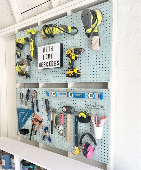 Pegboard Ideas Tools, Girl Garage Ideas, Tools Pegboard, She Shed Workshop, She Shed Diy, Workbench Garage, Tool Pegboard, Painted Pegboard, Pegboard Ideas