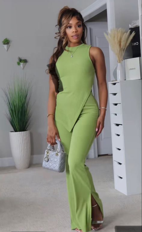 Green Outfits For Women Party, Outfits Guadalajara, Saucy Outfits, Green Outfits For Women, Styling Women, Networking Outfit, Cute Professional Outfits, 2piece Outfits, Comfy Casual Outfits