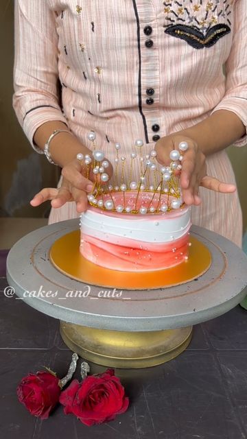 Cakes & Cuts on Instagram: "Pearl Tiara Cake 🌹 . . #cakes #cake #cakedesign #reelsinstagram #tiara #tiaracake #pearltiaracake #cakeforgirls" Tiara Cake, Pearl Tiara, Pearl Jewelry, Tiara, Birthday Cake, Birthday Party, Cake, Birthday, On Instagram