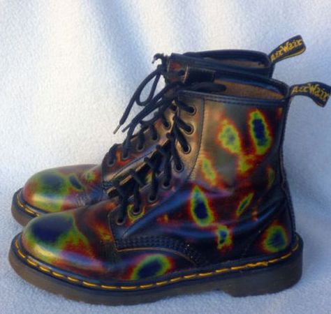 Doc Martens Boots, Diy Vetement, New Rock, Edgy Outfits, Doc Martens, Thigh High Boots, Dr. Martens Boots, Look Cool, Dr. Martens