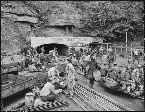 Changing shifts at the mine portal in the afternoon, Floyd County, Kentucky, 1946 Appalachian History, Steel Company, Floyd County, Cats Paw, Coal Miners, Railroad History, Western Life, Cat Paw Print, Coal Mining