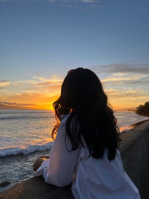 How To Take Pictures At The Beach, Cute Girl Picturing, Back Photos Aesthetic, My Type Aesthetic, Girl Picturing, Girls In Beach, Girl In Beach, Girl In The Beach, European Summer Travel