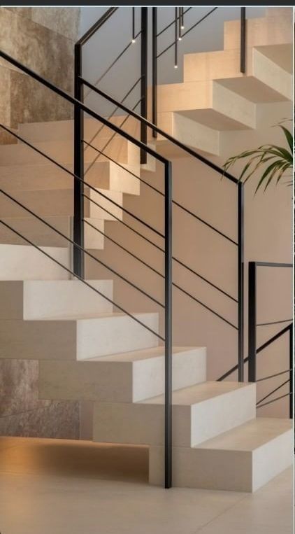 Minimal Stair Railing, Stairs Steel Railing Design, Stairs With Metal Railing, Exterior Stair Railing, Stair Design Architecture, Stairs In Kitchen, Casa Clean, Staircase Handrail, Escalier Design