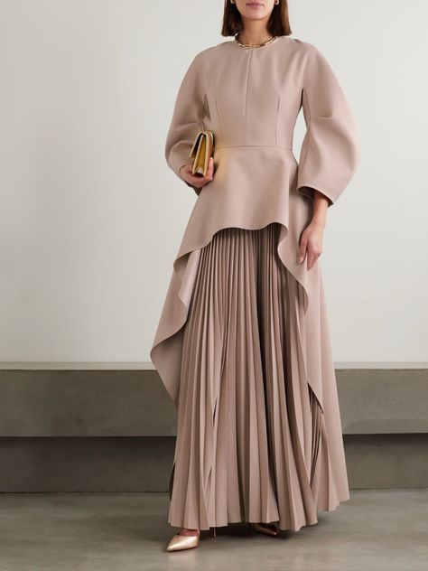 Eid Outfit Ideas Modern, Korea Style Outfits, Peplum Gown, Brain Storming, Afro Fashion, Solace London, Minimal Accessories, Clothes Designer, Ladies Of London