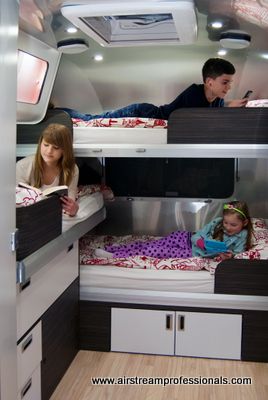 Rv Bunk Beds Ideas, Camper Bunk Beds, Rv Bunk Beds, Caravan Renovation, Kombi Home, Cool Bunk Beds, Build A Camper Van, Bunk Bed Designs, Van Life Diy