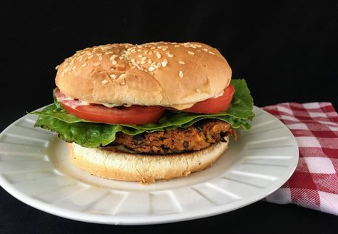 Flavorful veggie burgers topped with homemade spicy mayo Sweet Potato Black Bean, Bean Burgers, Sweet Potato Black Beans, Black Bean Burgers, Veggie Burgers, Spicy Mayo, Bean Burger, Veggie Burger, Better Health