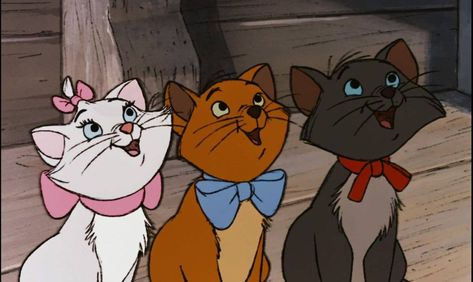 Disney Cat Names, Popular Disney Movies, Old Disney Movies, Disney Sidekicks, Disney Mignon, Animation Disney, Cartoon Cats, Disney Cats, Vintage Cartoons