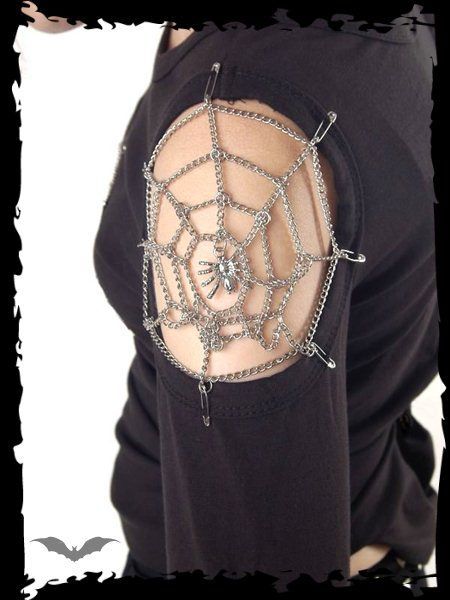 Spider Web Shirt, Queen Of Darkness, Mode Tips, Diy Vetement, Gothic Jewelry, Dark Fashion, Goth Fashion, Larp, Spider Web