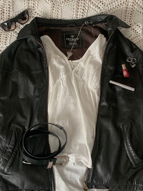 White Leather Jacket Outfit Aesthetic, Rockstar Gf Leather Jacket, Leather Jacket Girl Aesthetic, Lether Girl Jacket Outfit, Lether Girl Jacket Aesthetic, Downtown Girl Leather Jacket, Downtown Girl Jacket, Outfits With Leather Jackets, Baggie Outfit