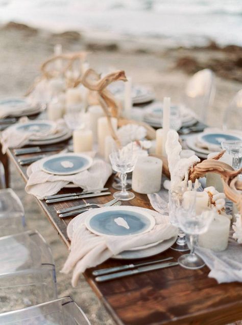 Elegant and refined Florida coast wedding inspiration via Magnolia Rouge Beach Wedding Tables, Sunset Beach Weddings, Beach Wedding Decorations Reception, Sea Wedding, Ocean Wedding, Beach Wedding Inspiration, Beach Wedding Decorations, Photography Fine Art, Seaside Wedding