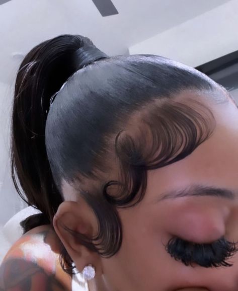 Edges With Ponytail, Wig Dramatic Edges, Knotless Braids Dramatic Edges, Edges With Knotless Braids, Dramatic Edges Tutorial, Edges With Locs, Fluffy Baby Hairs, Dramatic Edges, Sleek Ponytail Hairstyles