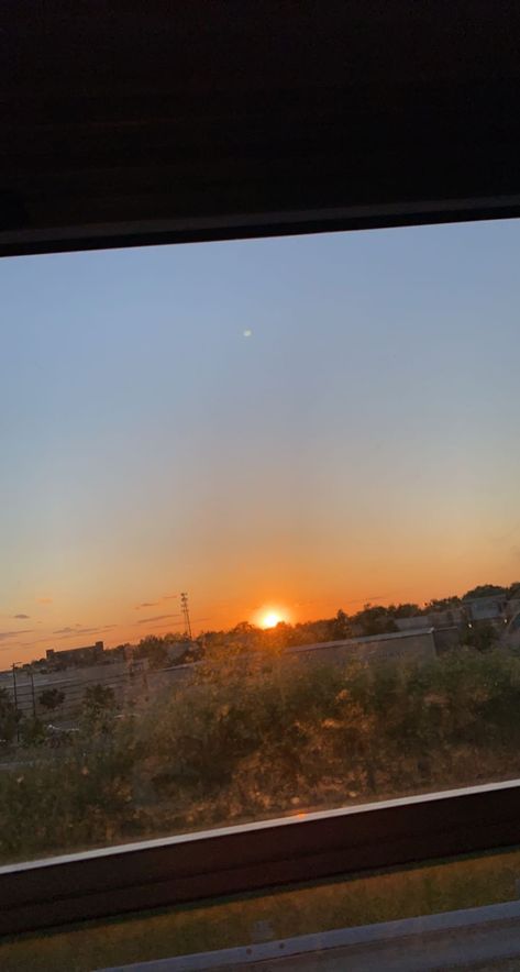 School Trip Aesthetic, Sunset School, Bus Travel, School Trip, Window View, Pretty Sky, School Bus, Nature Pictures, Travel