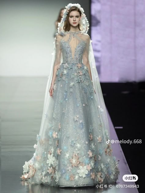 Haute Couture Fantasy Gowns, Fairytale Prom Dress, Ethereal Gown, Met Gala Outfits, Fairytale Gown, Dreamy Gowns, Gowns Dresses Elegant, Elegant Dresses Classy, Pretty Prom Dresses