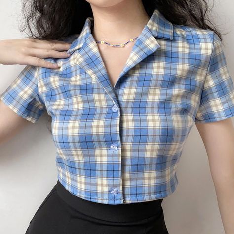 158fc2ddd52ec2cf54d3c161f2dd6517desc47935809ri Short Shirt Outfit, Crop Shirt Outfits, Crop Shirts For Women, Purple Plaid Shirt, Streetwear Shorts, Female Shorts, Crop Top Casual, Plaid Top, Moda Vintage