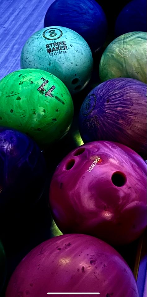 Aesthetic Bowling Pictures, Bowling Aesthetic Pictures, Bowling Wallpaper, Bowling Aesthetic, Bowling Pictures, Glamrock Bonnie, Wallpaper Vibes, 23rd Birthday, Bowling Pins