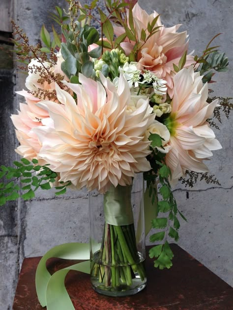 Flower Spotlight: 'Café au Lait' Dahlias | Christopher Flowers Dahlia Arrangements, Dahlia Flower Arrangements, Dahlia Wedding Bouquets, Dahlias Wedding, Dahlia Bouquet, Cut Flower Garden, Beautiful Flower Arrangements, Dahlia Flower, Wedding Flower Arrangements