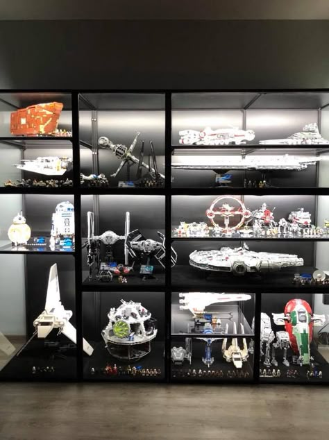 Display ideas for LEGO 75192 - UCS Millennium Falcon > Candidbricks Action Figure Display Ideas, Figure Display Ideas, Star Wars Collection Display, Vitrine Ikea, Lego Display Shelf, Lego Shelf, Lego Displays, Lego Room Ideas, Lego Display Ideas