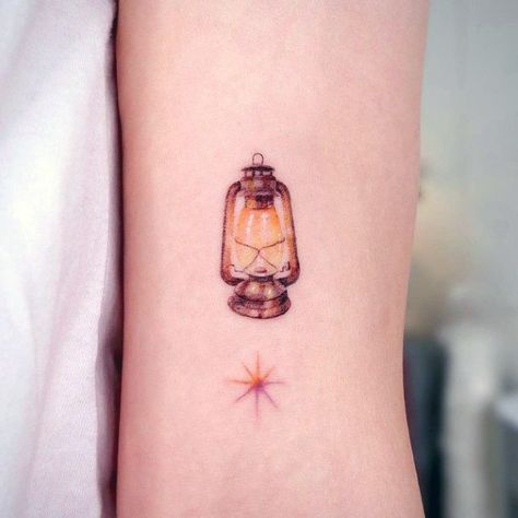 Top 100 Best Lantern Tattoos For Women - Illuminated Design Ideas Antique Lantern Tattoo, Camping Lantern Tattoo, Lantern Tattoo Simple, Shining Light Tattoo, Light Tattoos For Women, Lantern Tattoo Ideas, Oil Lamp Tattoo, Tattoo Lantern, Light Tattoo Ideas