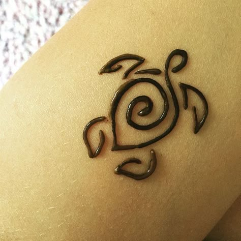 Super Easy Henna Designs For Beginners, Masculine Henna For Men, Henna Feet Designs Simple, Boy Henna Designs, Manly Henna, Boys Henna, Boy Henna, Henna Turtle, Henna For Boys